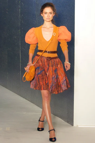 Look 10